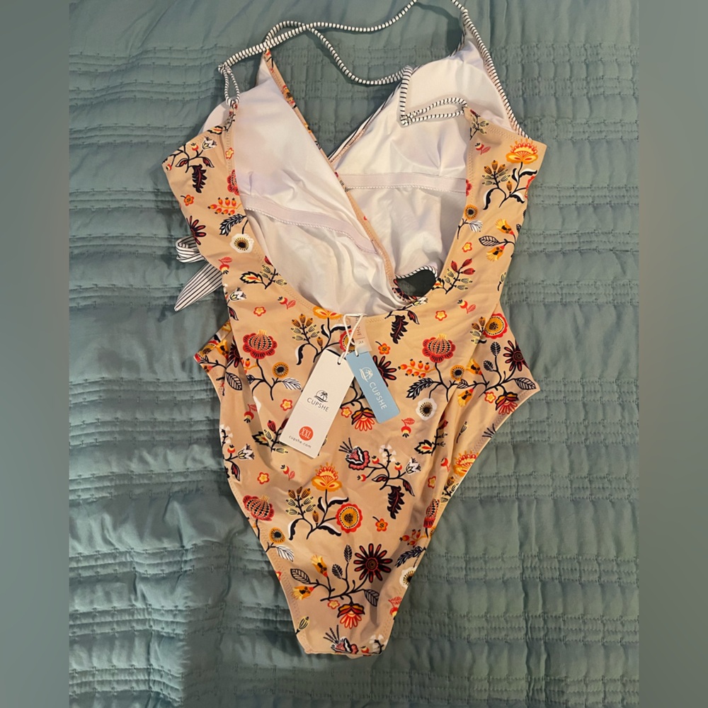 Cupshe one piece Bathing suit BRAND NEW W TAGS size XXL